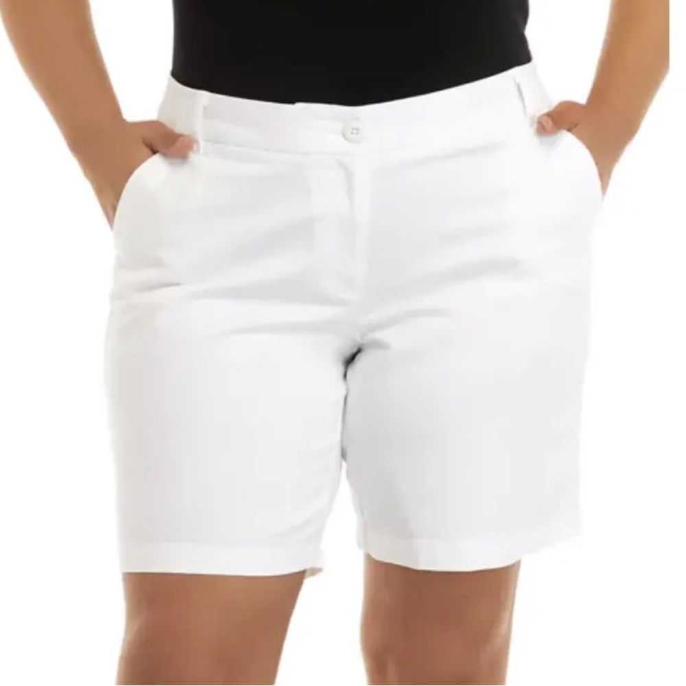 Crown & Ivy White Caroline Classic Fit 7” Chino Shorts Women’s Size 2